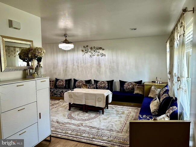 Building Photo - 358 Stonehedge Ln