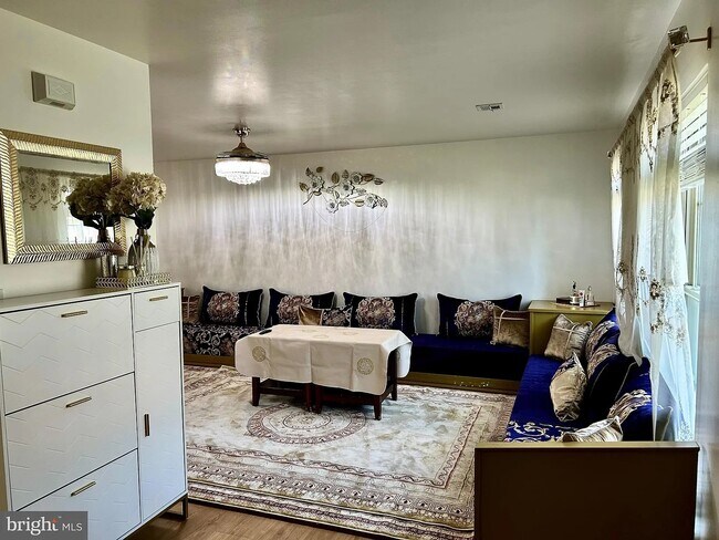 Foto del edificio - 358 Stonehedge Ln