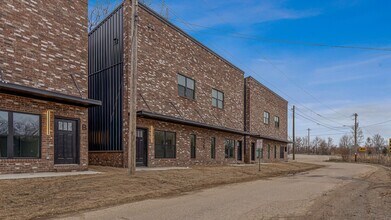 Building Photo - 401 Houghton St