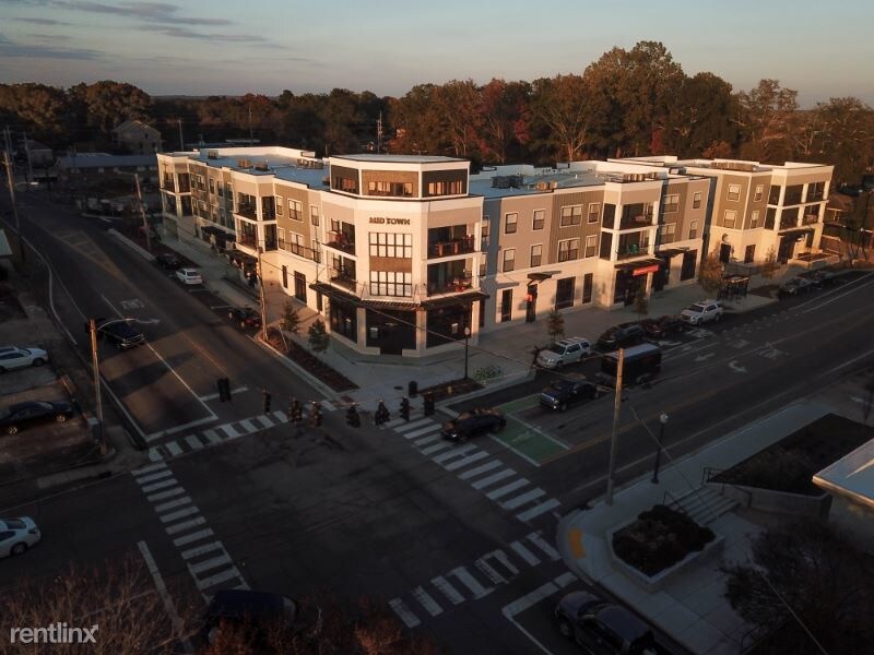 Primary Photo - 3 br, 3.5 bath Apartment - 401 University Dr.