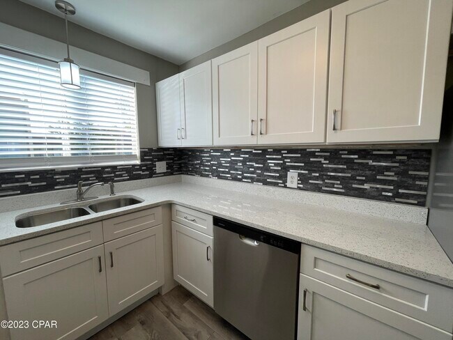 Foto del edificio - 1025 W 19th St