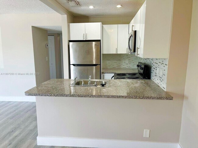 Foto del edificio - 11777 NW 30th St