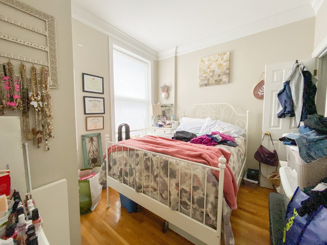 Primary Photo - 483 Beacon St
