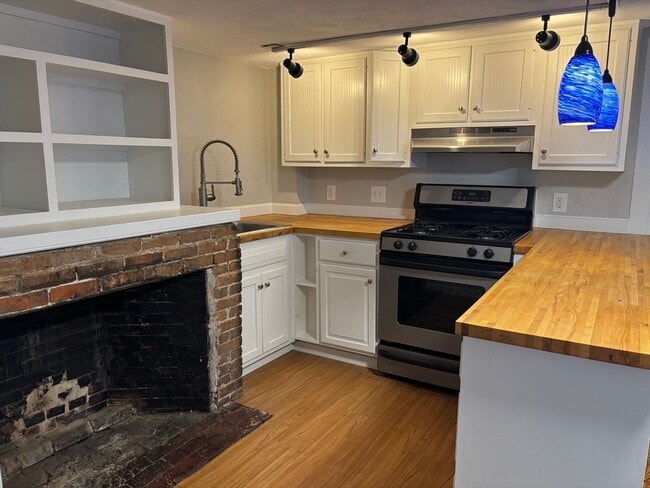 Building Photo - 10 Palfrey Ct