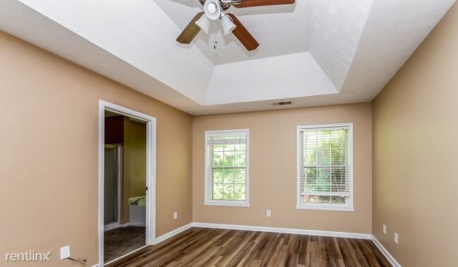 Foto del edificio - 560 Allens Landing Ct