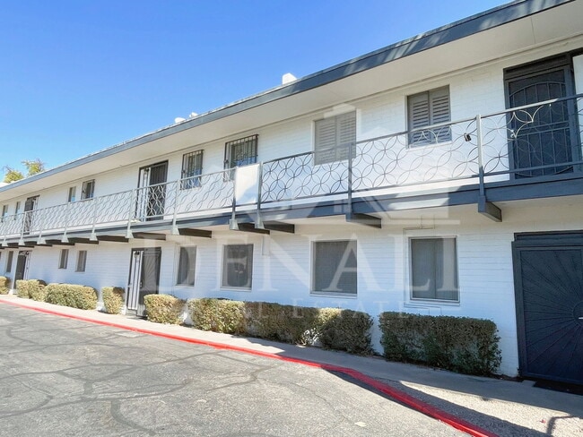 Building Photo - 3242 E Camelback Rd