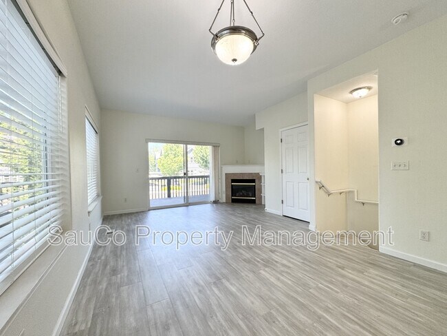 Foto del edificio - 7839 NE Kian Ln