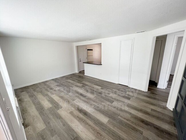 Foto del edificio - 9000 E 52nd Terrace