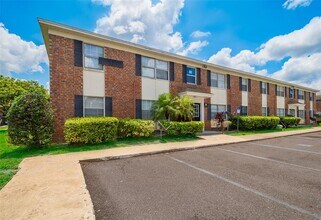 Building Photo - 5325 Curry Ford Rd