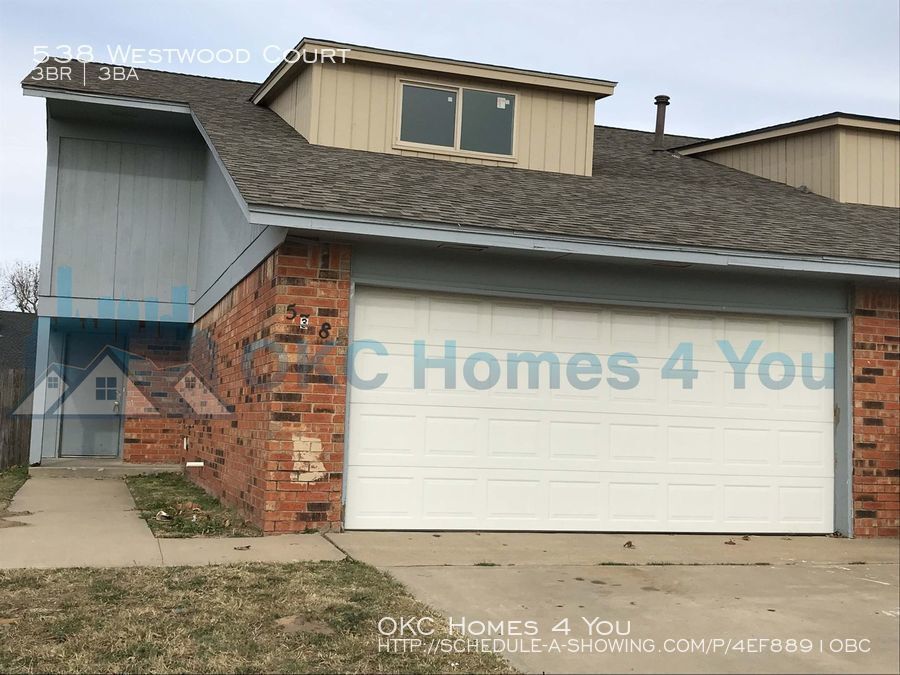 Primary Photo - 3 Bed 2.5 Bath Duplex for rent