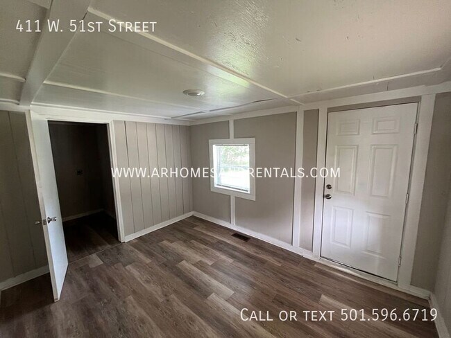 Building Photo - 411 W 51st St
