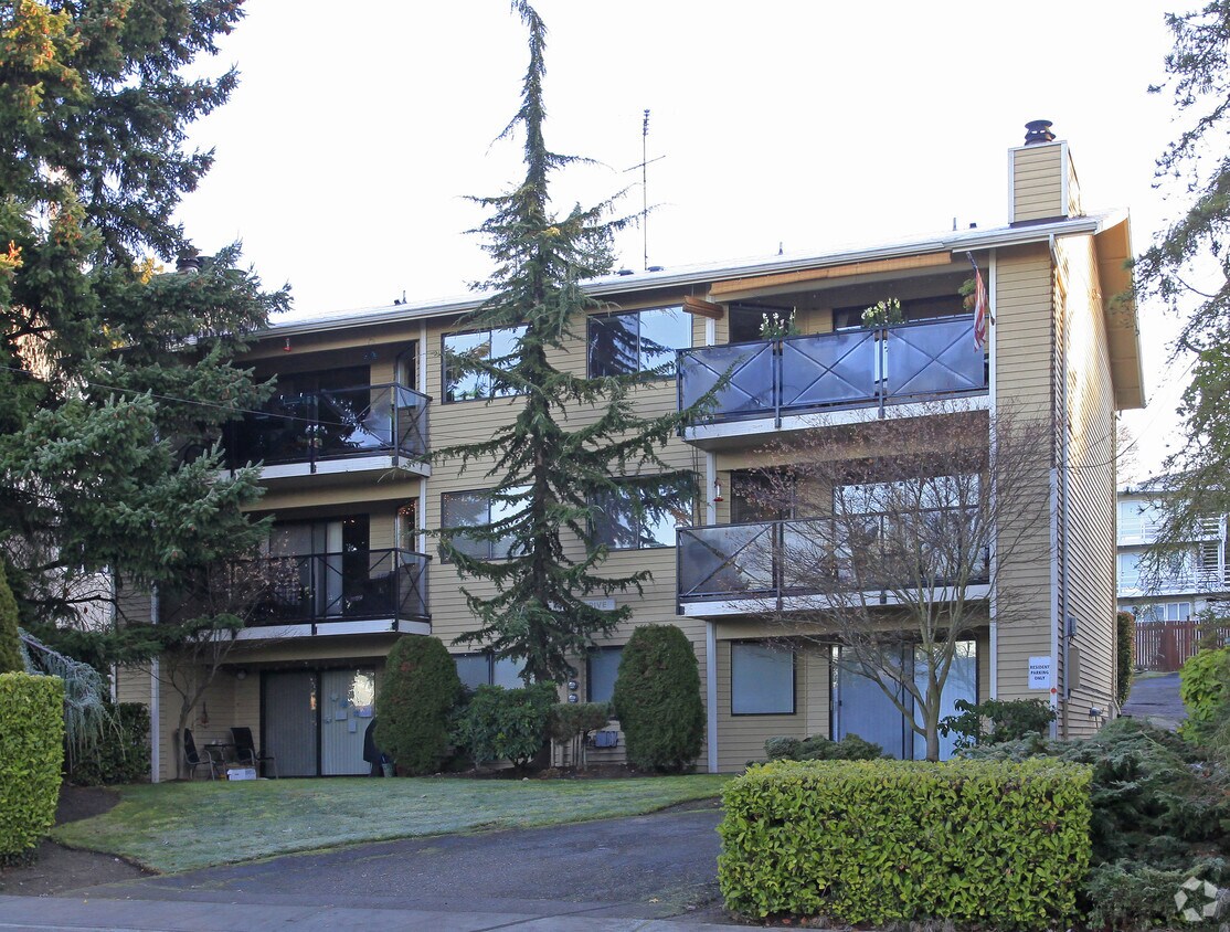 6218 Lakeview Dr, Kirkland, WA 98033 Apartments Kirkland, WA