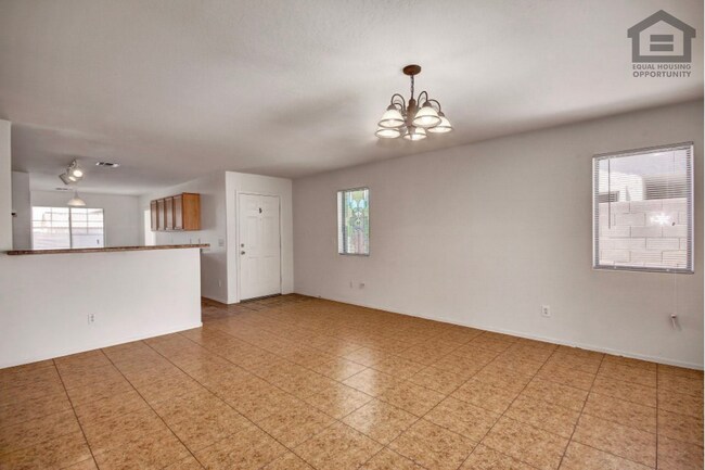 Building Photo - 7407 S Sunrise Way