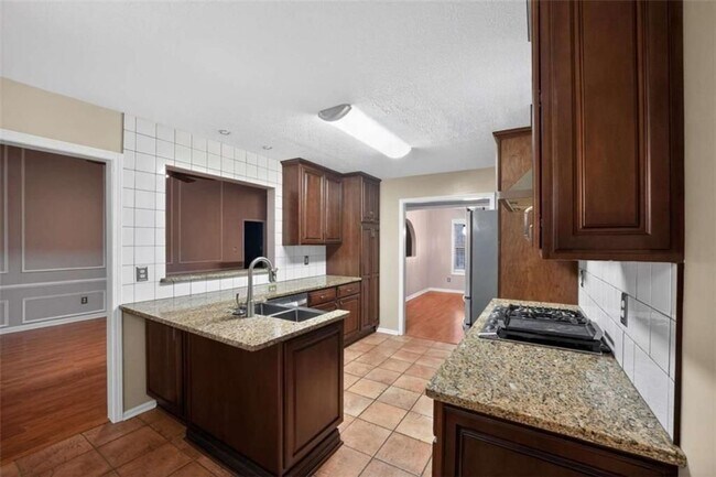 Building Photo - 630 Castlebar Way