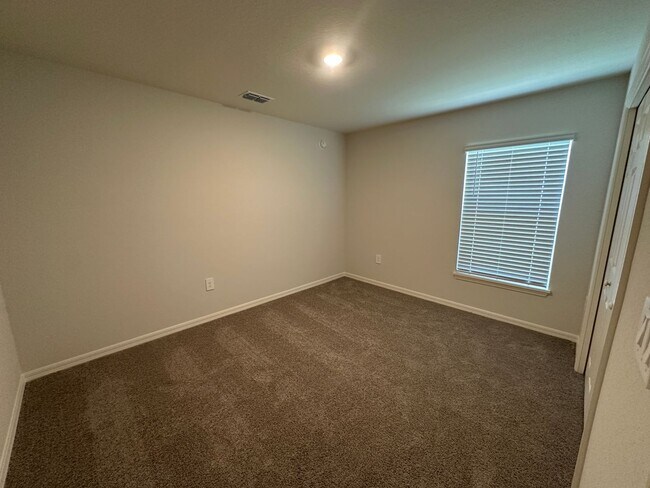 Foto del edificio - 4 Bedroom 2 Bathroom in Winter Haven