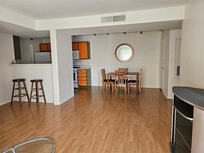 Foto del edificio - 7885 W Flamingo Rd