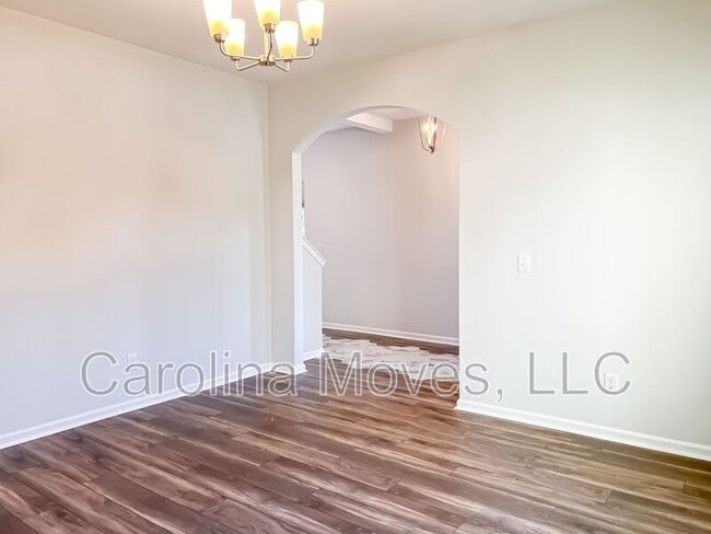 Building Photo - 218 Rubia Dr