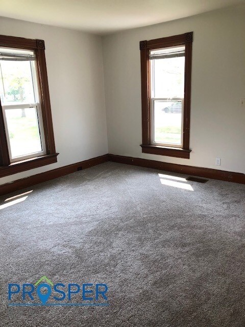 Building Photo - 522 Niagara St