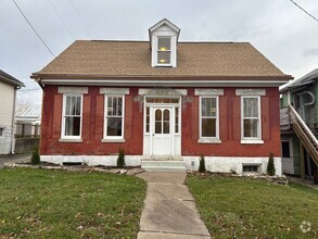 Building Photo - 326 S 10th St