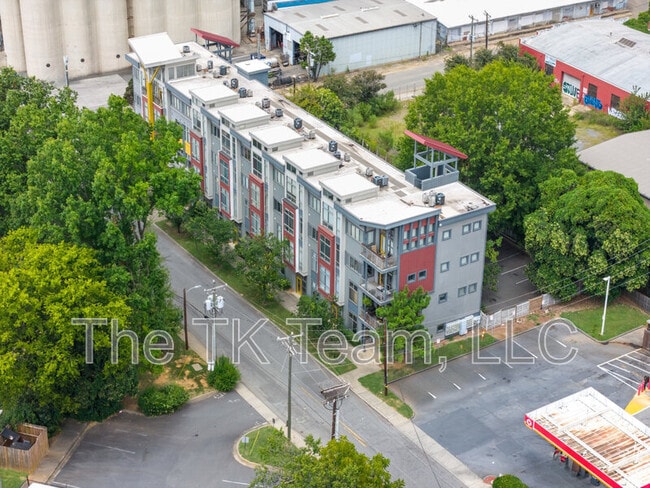 Building Photo - W. Tenth St. 514