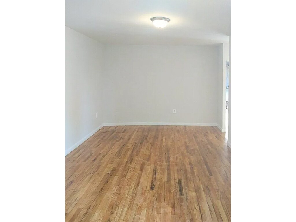 Building Photo - 1546 St Johns Pl