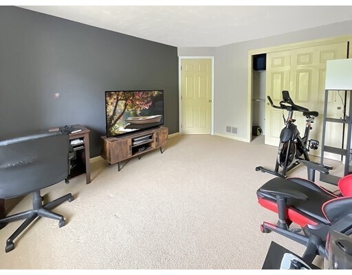 Foto del edificio - 84 Crystal Brook Way