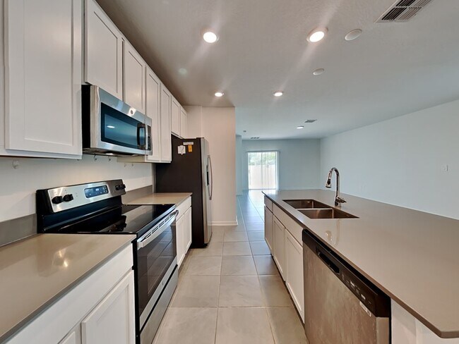 Foto del edificio - 418 Cool Summer Ln