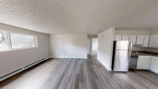 Building Photo - 2925 Straus Ln