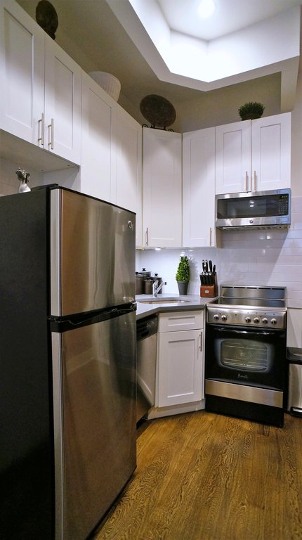 Primary Photo - 117 W 15th St