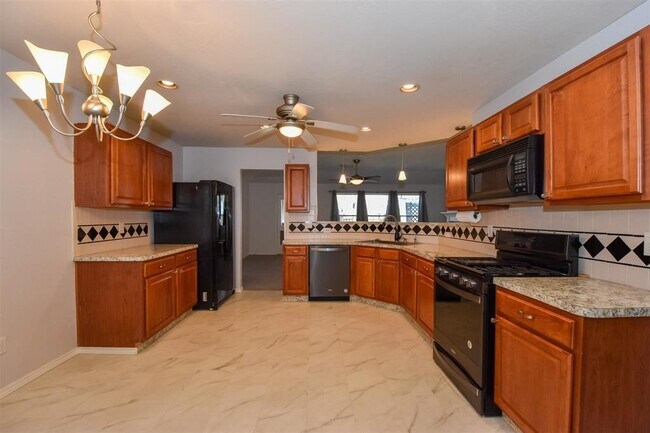 Building Photo - 16122 Speyburn Ct