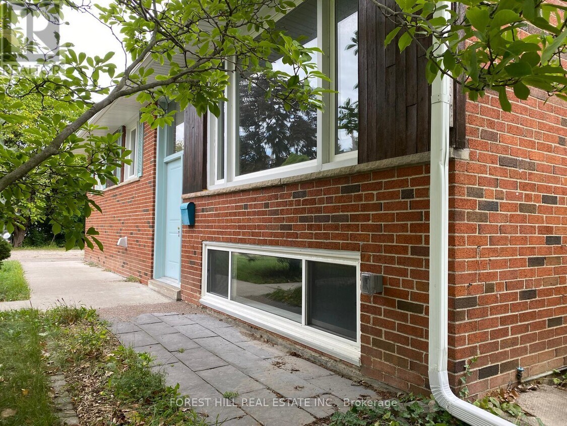 Photo du bâtiment - 1665 Kipling Ave