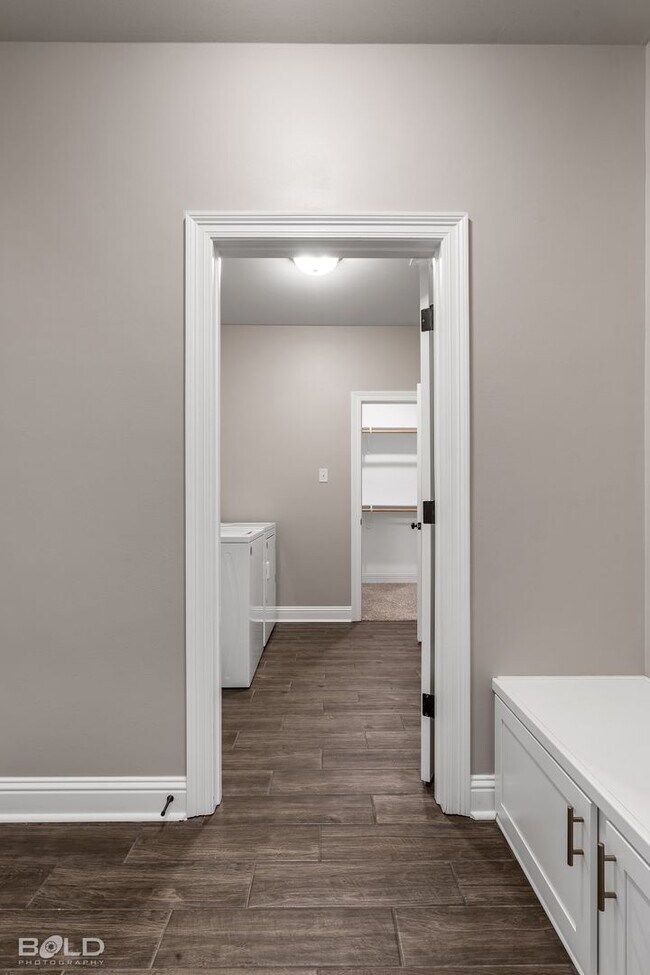 Building Photo - Beautiful 3 bedrooms 2 bathrooms