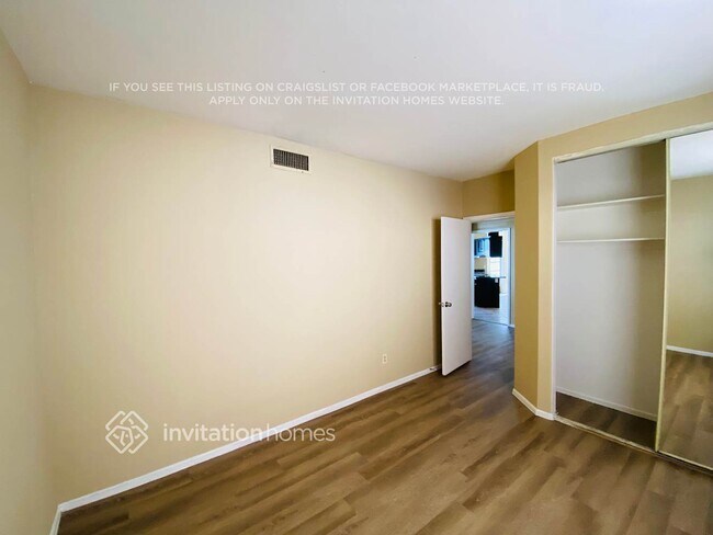 Building Photo - 938 E Rockwell Dr