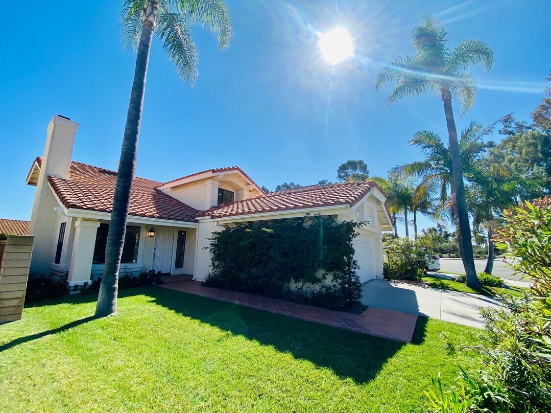 Foto principal - Bright and Sunny 4 Bedroom in Carmel Valle...