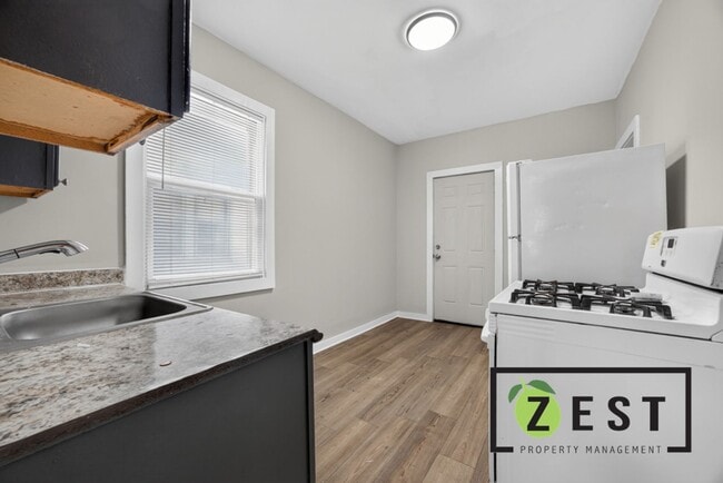 Foto del edificio - OPEN HOUSE- 7/23! 6PM-630PM!