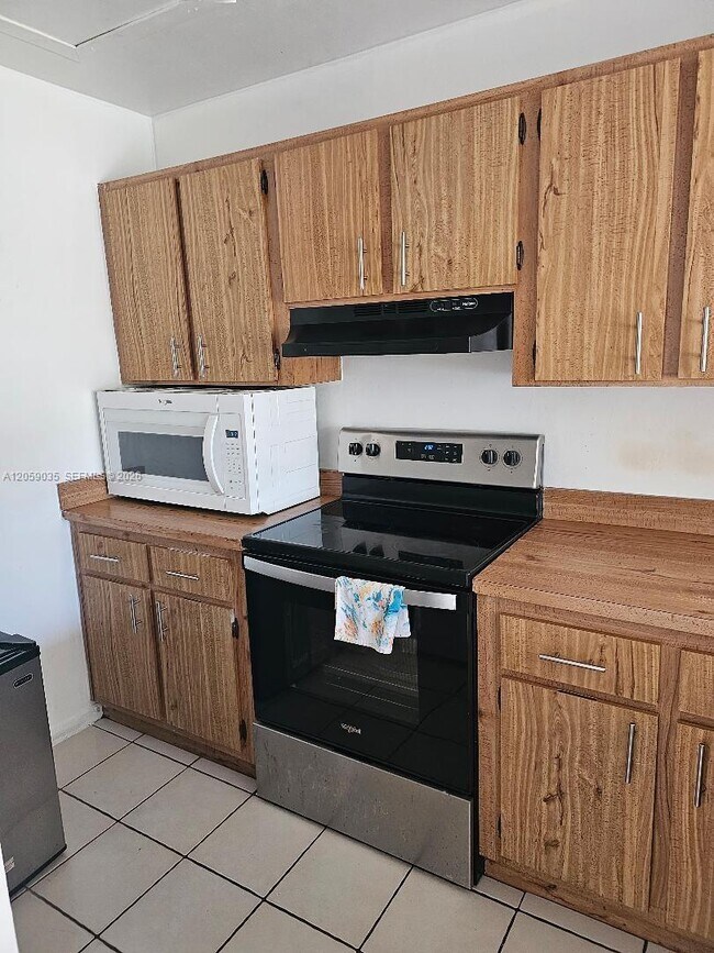 Foto del edificio - 2505 W 67th Pl
