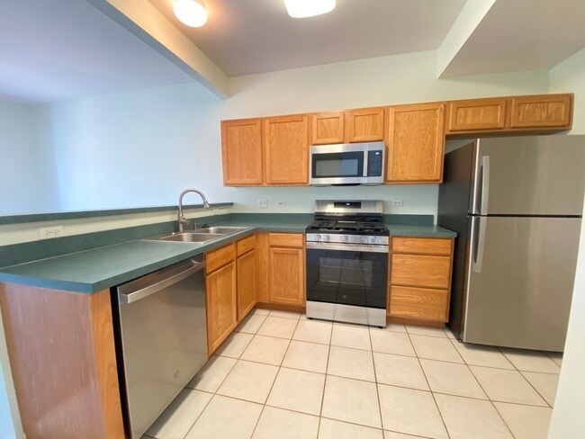 Building Photo - 1659 S Candlestick Way