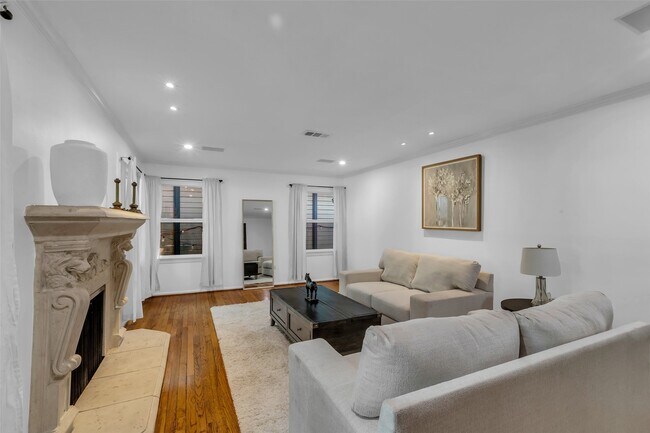 Foto del edificio - 1503 Banks St