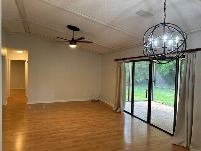 Building Photo - 6826 SW Chase Ct