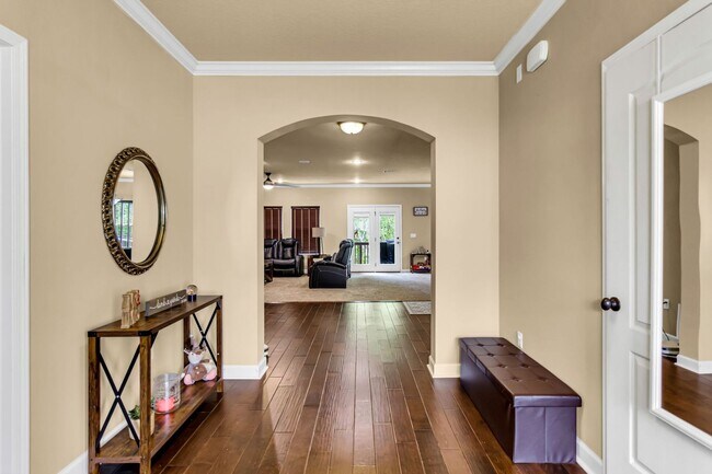 Foto del edificio - 5 Bedrooms in Crestview!!