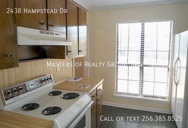 Foto del edificio - 2438 Hampstead Dr