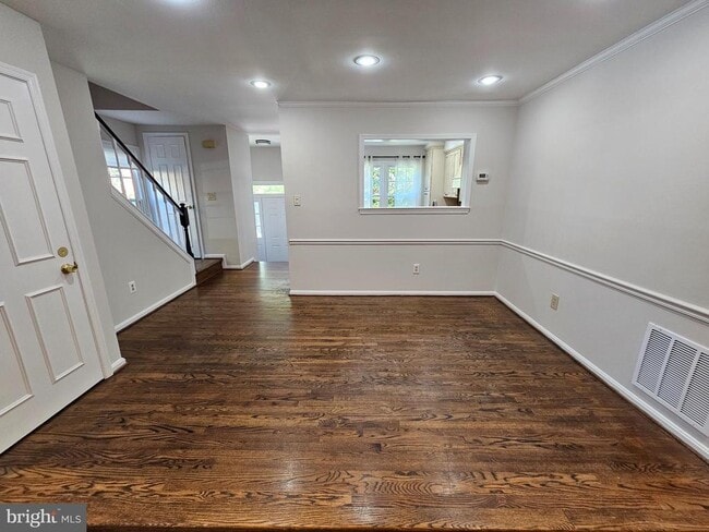 Building Photo - 10520 Pine Haven Terrace
