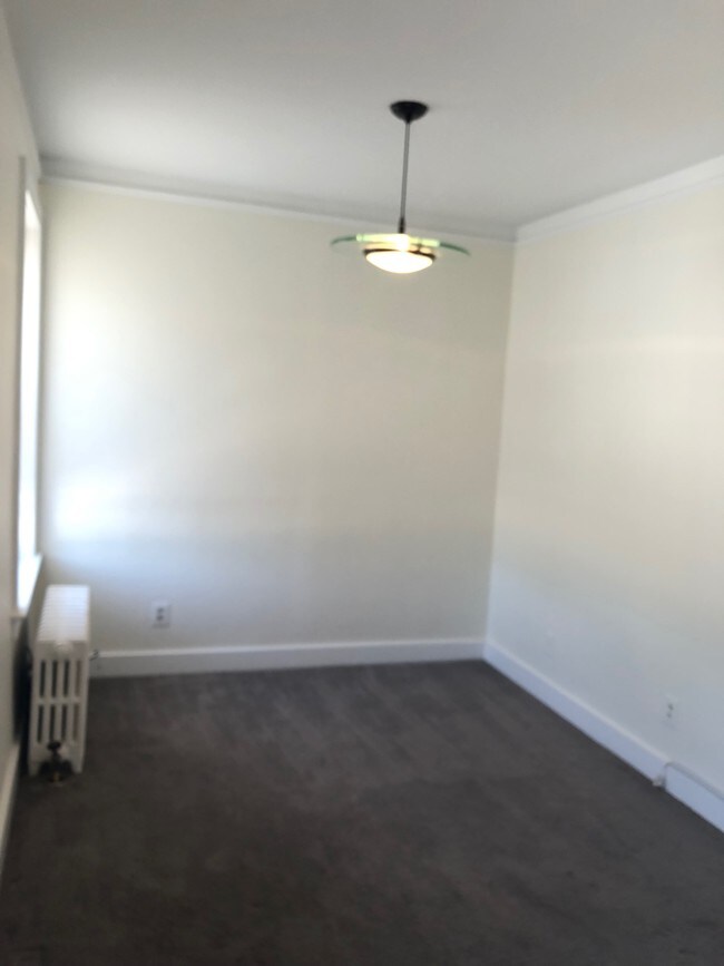 377 Fisher Rd Unit 377, Grosse Pointe, MI 48230 Apartments in Grosse