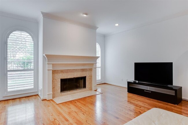 Building Photo - 2307 Huldy St