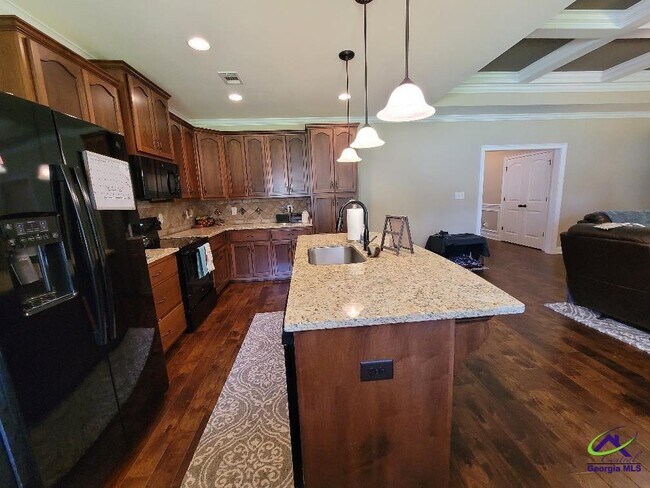 Building Photo - 104 Loneoak Trl