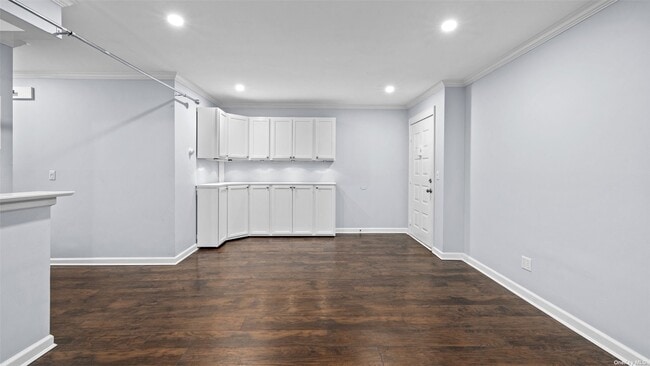 Building Photo - 211 Fair Harbor Dr