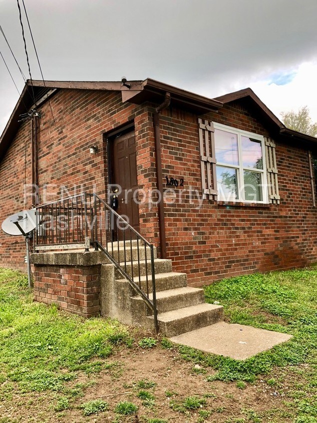 Primary Photo - 2BR/1BA duplex off Briley Pkwy!