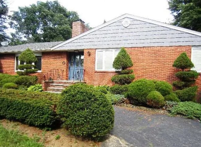 Building Photo - 59 Pine Acres Blvd