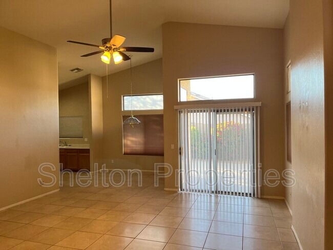 Foto del edificio - 9065 W Custer Ln