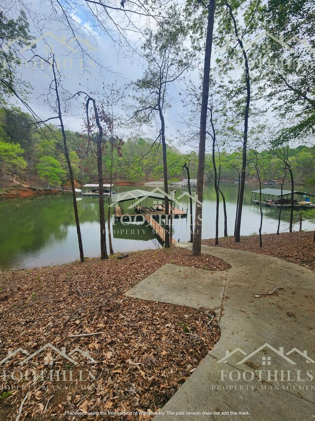 Foto del edificio - Lakefront Home with Covered 2-Slip Dock! &...